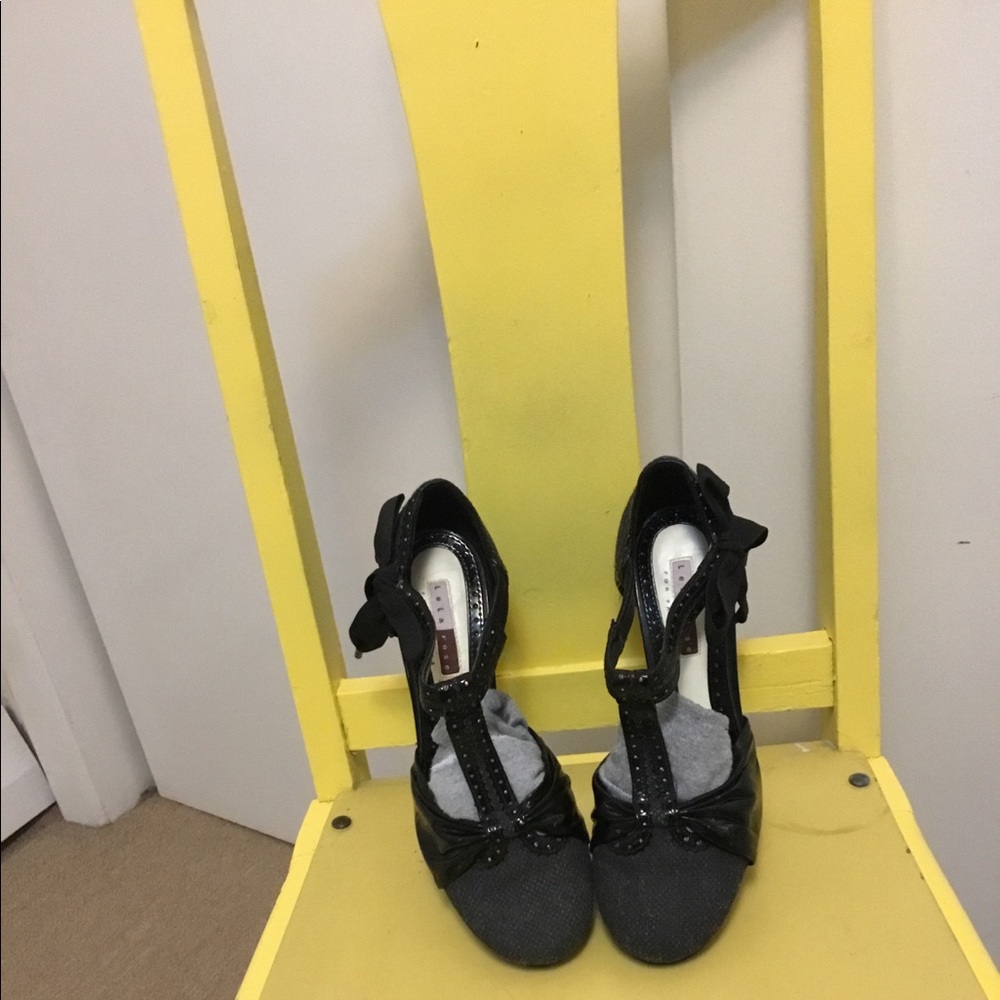 Shoes - Picture 3 of 5
